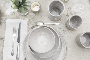 A tablesetting featuring Leanne's pottery | Image: Heather Thomas of Beall + Thomas Photography A tablesetting featuring Leanne's pottery | Image: Heather Thomas of Beall + Thomas Photography