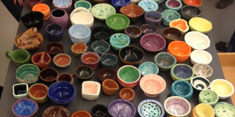 Making ceramic Bowls