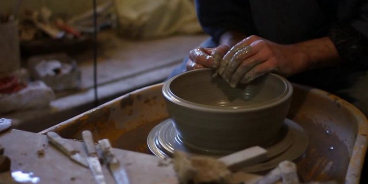 How to make a Pottery bowl?